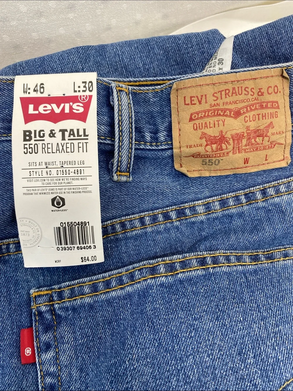 NWT Men’s Levi’s 46/30 Big & Tall 550 Relaxed Fit Medium Wash